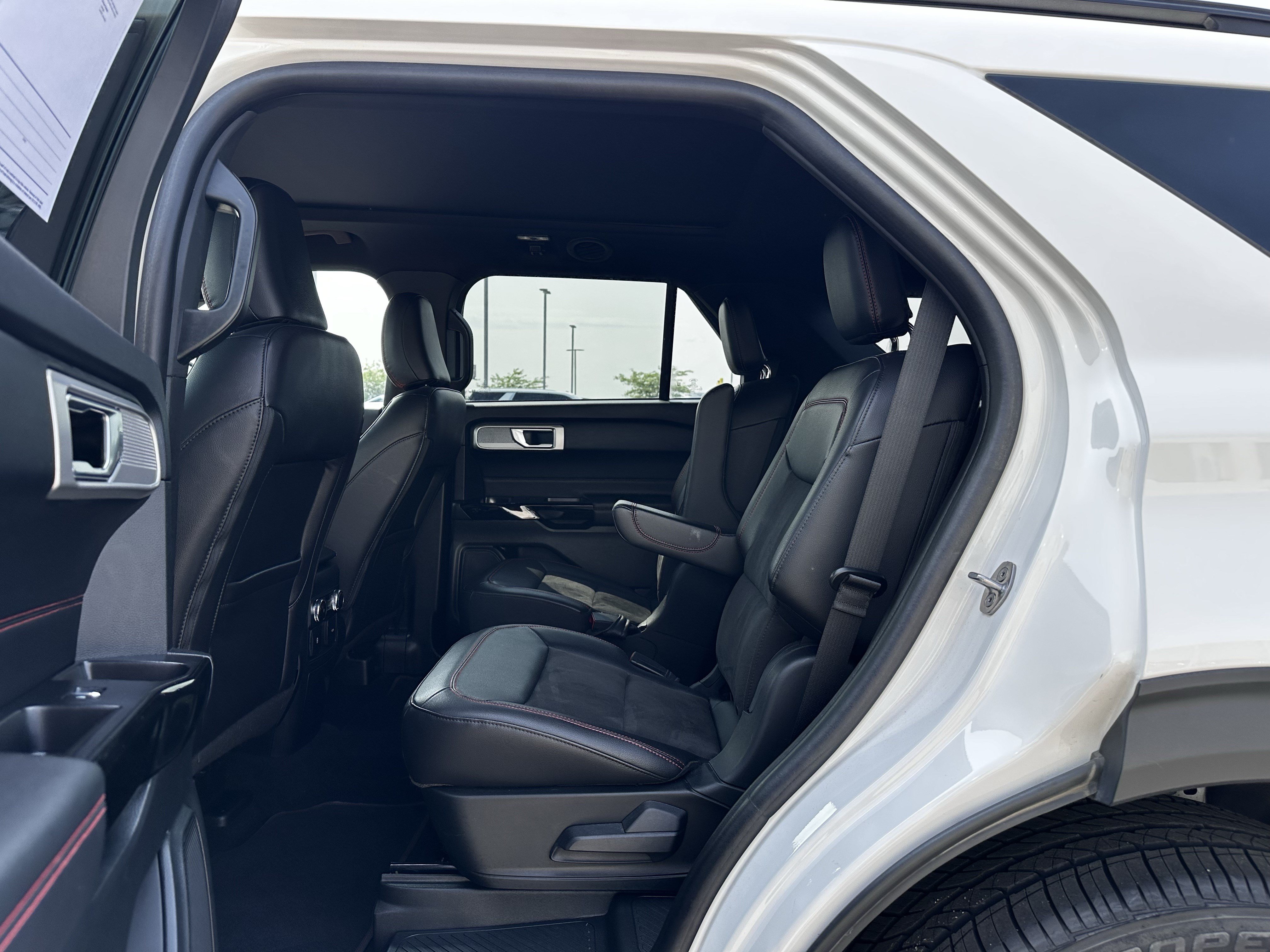 Certified 2023 Ford Explorer ST-Line w/ Class IV Trailer Tow Package AWD/4WD image 19