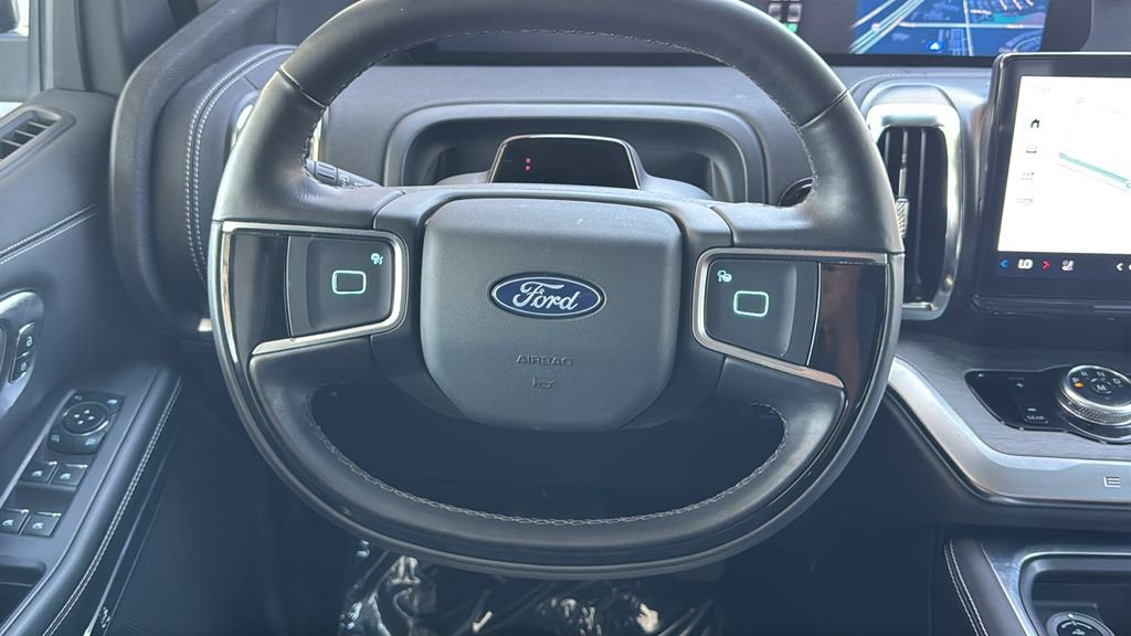 Certified 2025 Ford Expedition Platinum image 11