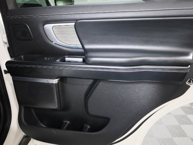 Certified 2025 Ford Expedition Platinum w/ Driver's Package AWD/4WD image 24