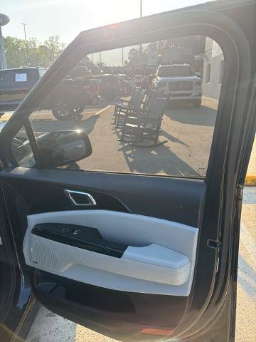 Used 2024 Kia Carnival SX Prestige image 18