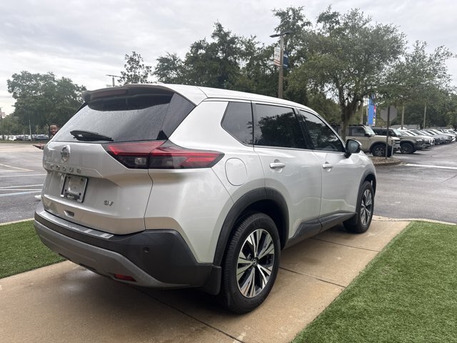 Used 2021 Nissan Rogue SV FWD image 3