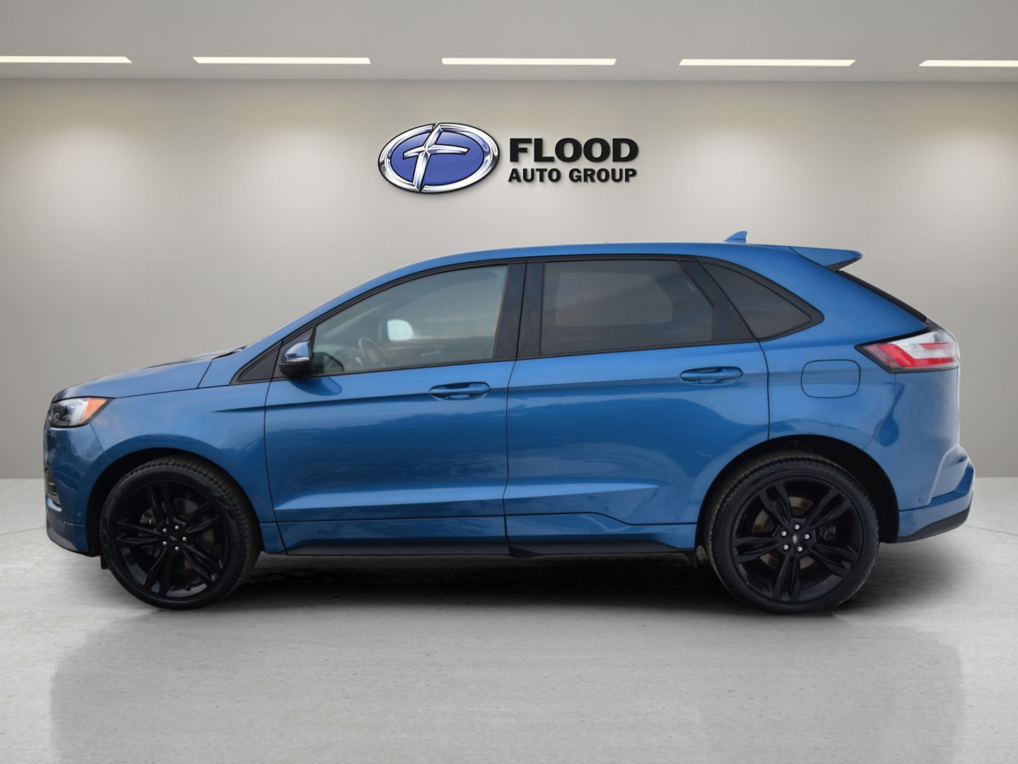 Certified 2019 Ford Edge ST w/ Equipment Group 401A image 4