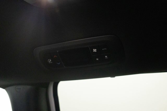 Used 2025 Chrysler Pacifica Select FWD image 25
