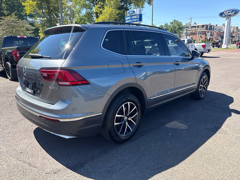 Used 2021 Volkswagen Tiguan SE w/ Panoramic Sunroof Package AWD/4WD image 4