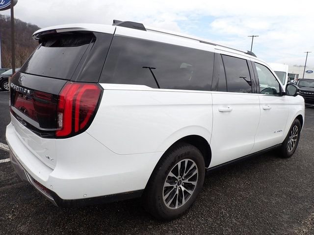 Certified 2025 Ford Expedition Max Platinum image 4