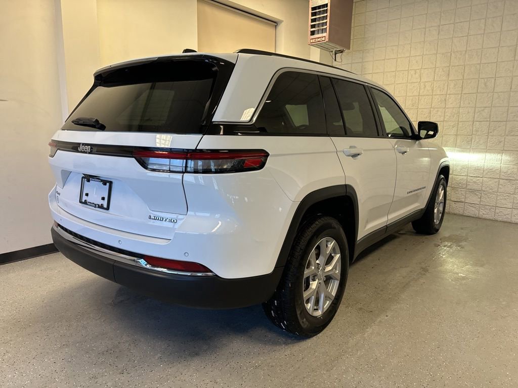 Used 2023 Jeep Grand Cherokee Limited w/ Trailer Tow Prep Group (B) image 7