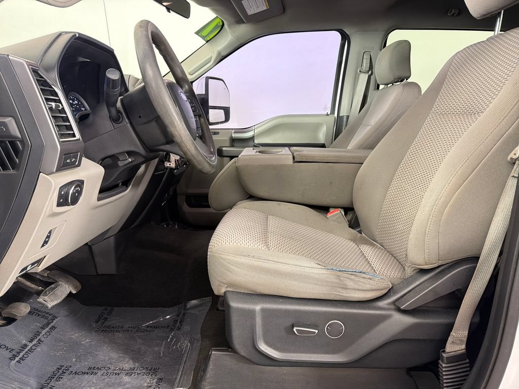 Certified 2017 Ford F250 XLT w/ XLT Premium Package AWD/4WD image 18