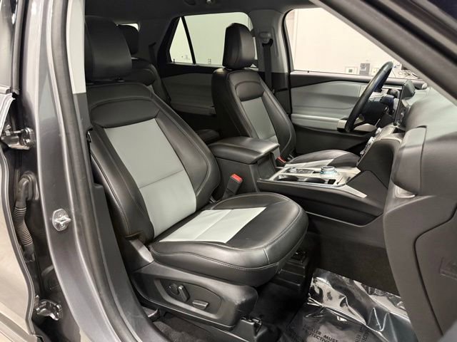 Certified 2024 Ford Explorer XLT w/ Equipment Group 202A AWD/4WD image 39