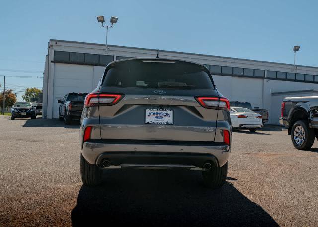 Certified 2024 Ford Escape ST-Line w/ Tech Pack #1 AWD/4WD image 18