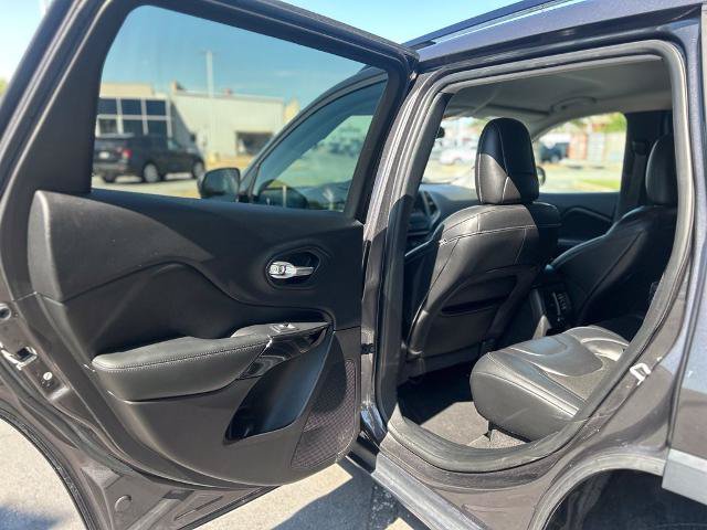 Used 2020 Jeep Cherokee Latitude Plus FWD image 26