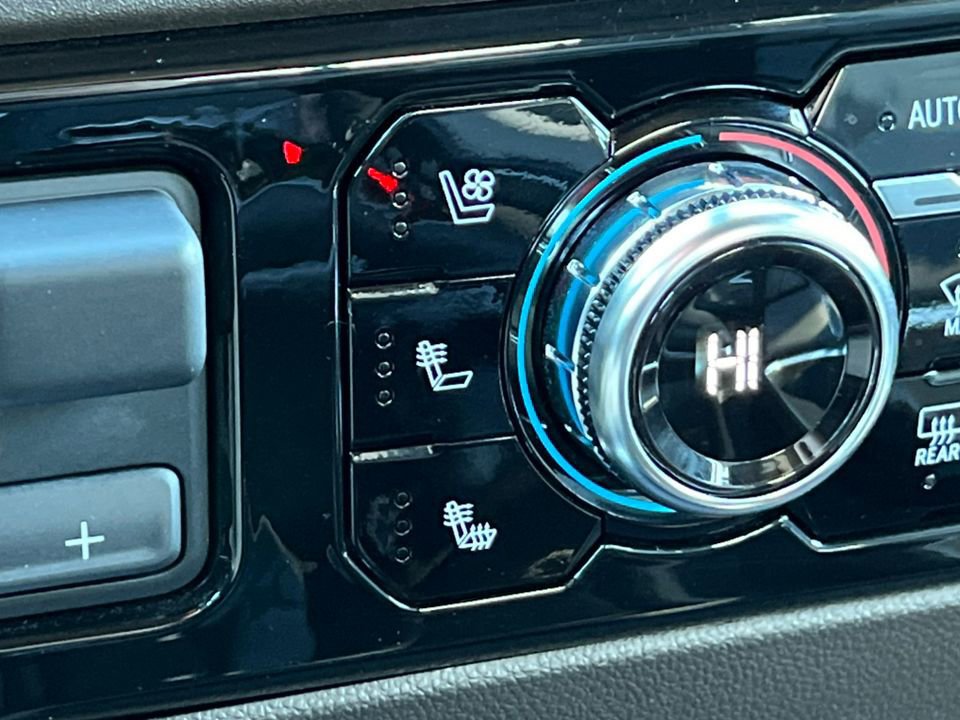 Used 2024 GMC Sierra 1500 SLT w/ SLT Premium Plus Package image 34