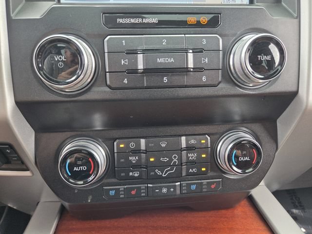 Certified 2019 Ford F250 King Ranch w/ King Ranch Ultimate Package AWD/4WD image 28