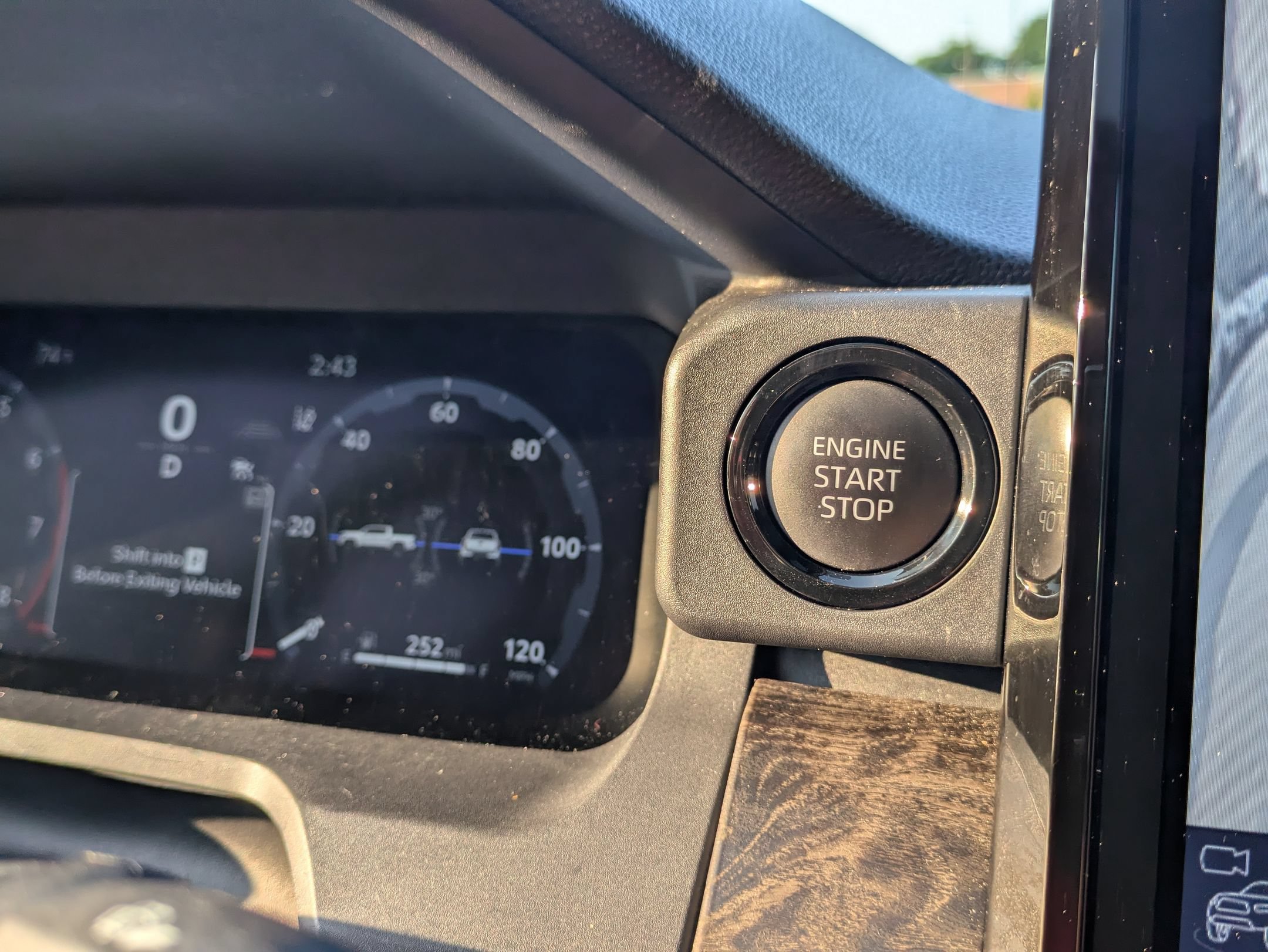 Used 2024 Toyota Tacoma Limited w/ Limited Package (LT) AWD/4WD image 25