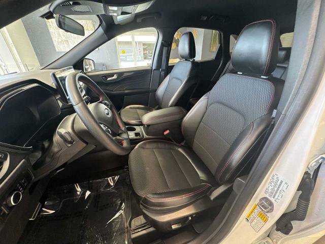 Certified 2023 Ford Escape ST-Line w/ Tech Pack #1 AWD/4WD image 18