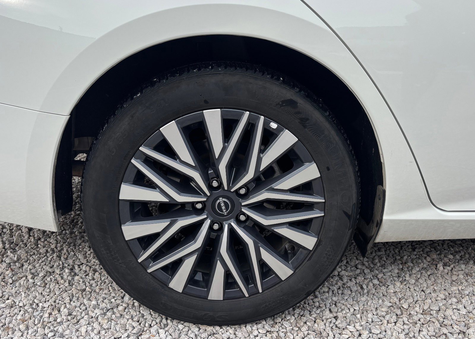 Used 2025 Nissan Altima 2.5 SV image 16