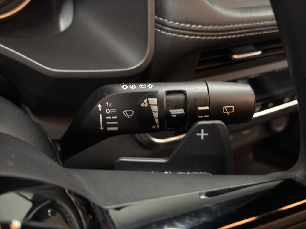 Used 2023 Nissan Rogue SV image 15