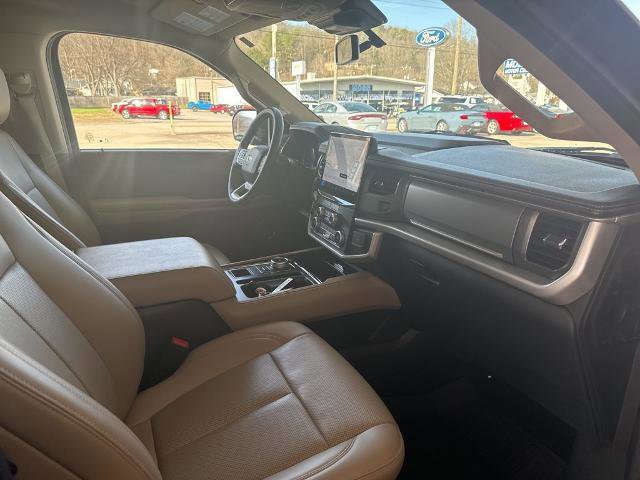 Certified 2023 Ford Expedition XLT image 16