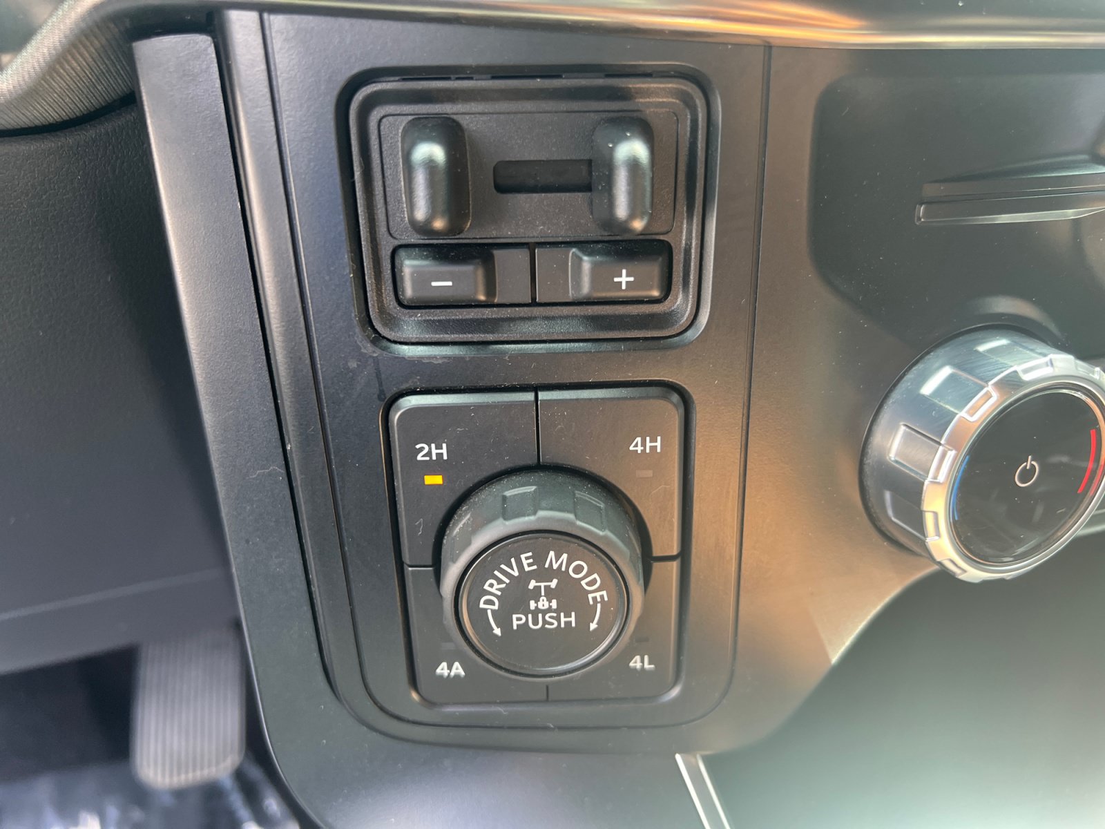 Certified 2022 Ford F150 Raptor w/ Raptor 37 Performance Package AWD/4WD image 18