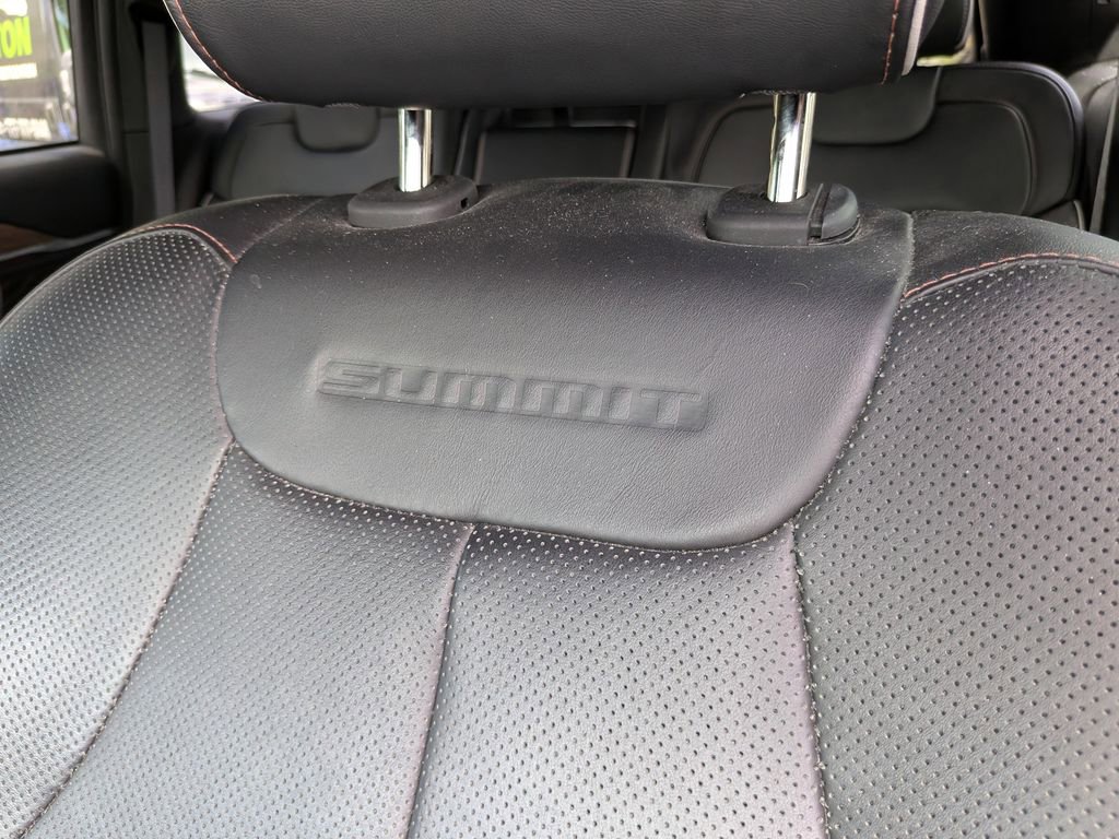 Used 2023 Jeep Grand Cherokee Summit AWD/4WD image 21