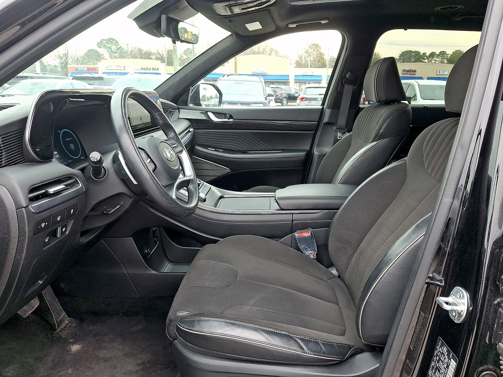 Used 2024 Hyundai Palisade Calligraphy image 12