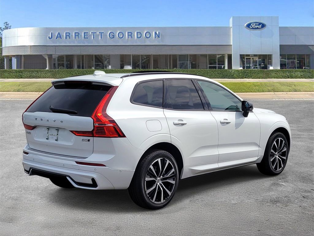 Used 2024 Volvo XC60 B5 Plus w/ Protection Package Premier AWD/4WD image 4