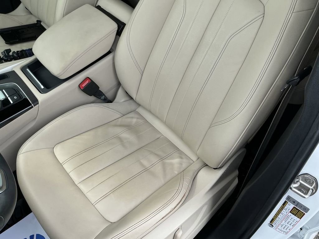 Used 2022 Audi Q5 2.0T Premium w/ Convenience Package AWD/4WD image 12