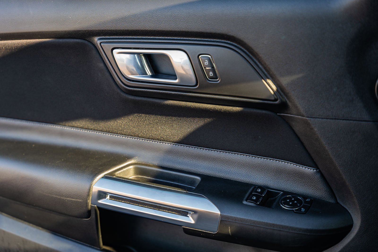 Certified 2020 Ford Mustang EcoBoost w/ Black Accent Package image 27