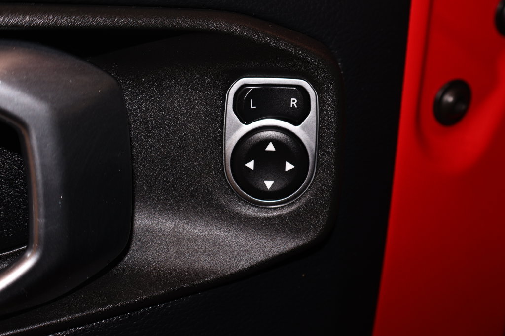 Used 2018 Jeep Wrangler Unlimited Rubicon AWD/4WD image 12