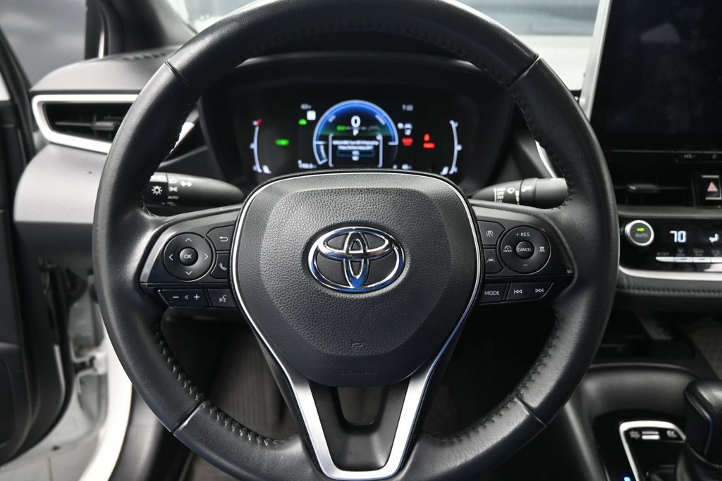 Used 2025 Toyota Corolla SE w/ SE Premium Package FWD image 15