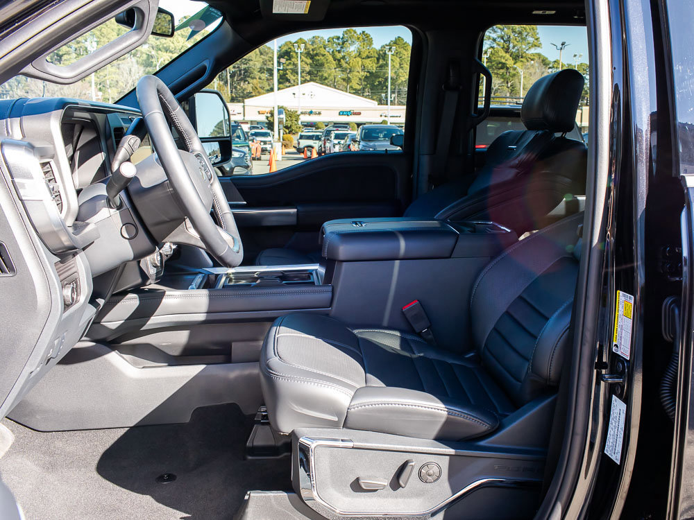 Certified 2025 Ford F350 Platinum w/ FX4 Off-Road Package image 17