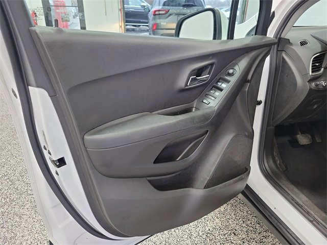 Used 2018 Chevrolet Trax LT w/ Driver Confidence Package image 6