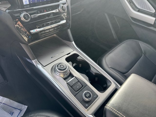 Certified 2022 Ford Explorer Limited w/ Limited Technology Package AWD/4WD image 18