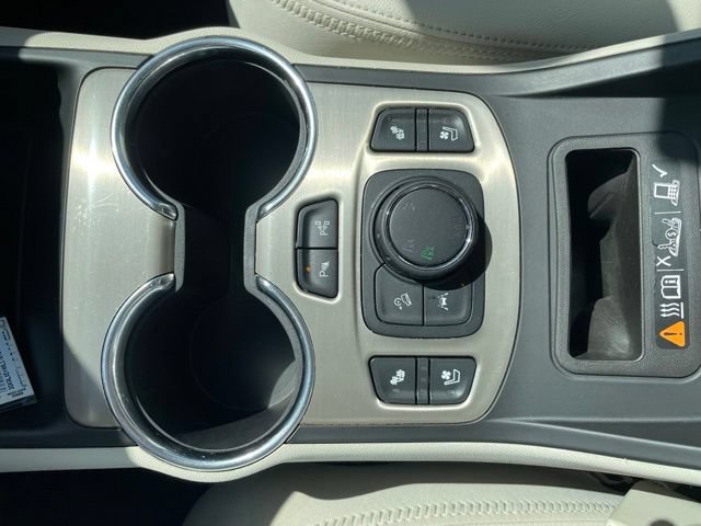 Used 2022 GMC Terrain Denali w/ Denali Premium Package AWD/4WD image 39
