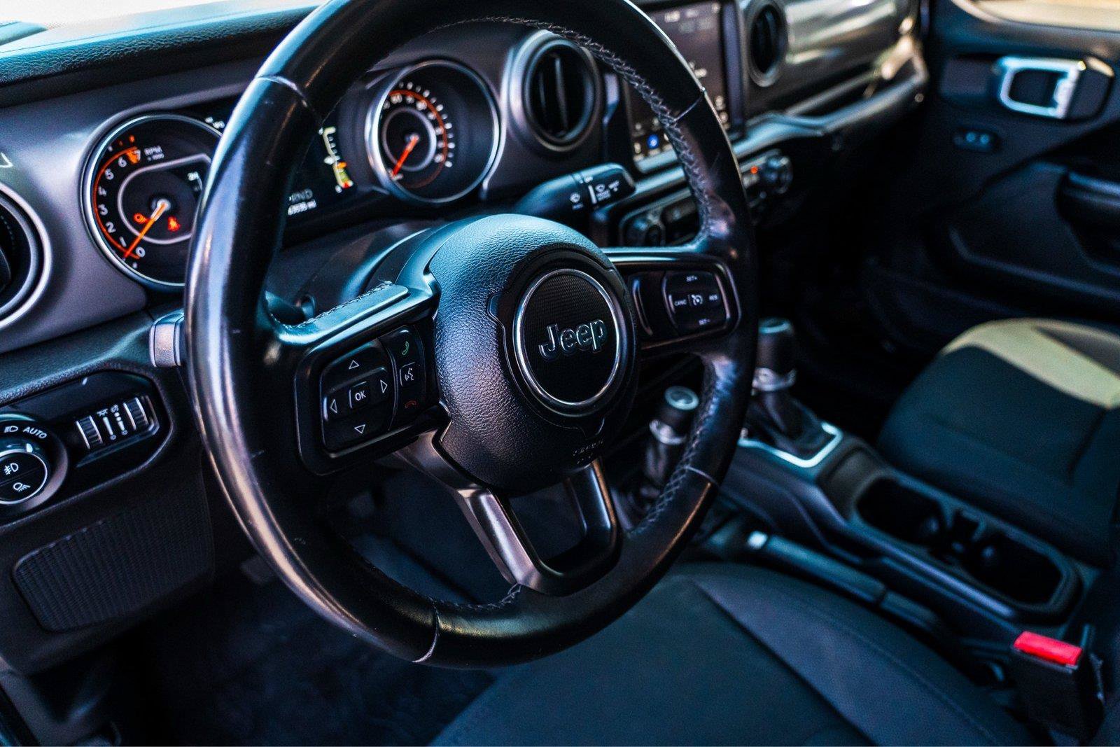 Used 2021 Jeep Gladiator Sport AWD/4WD image 8