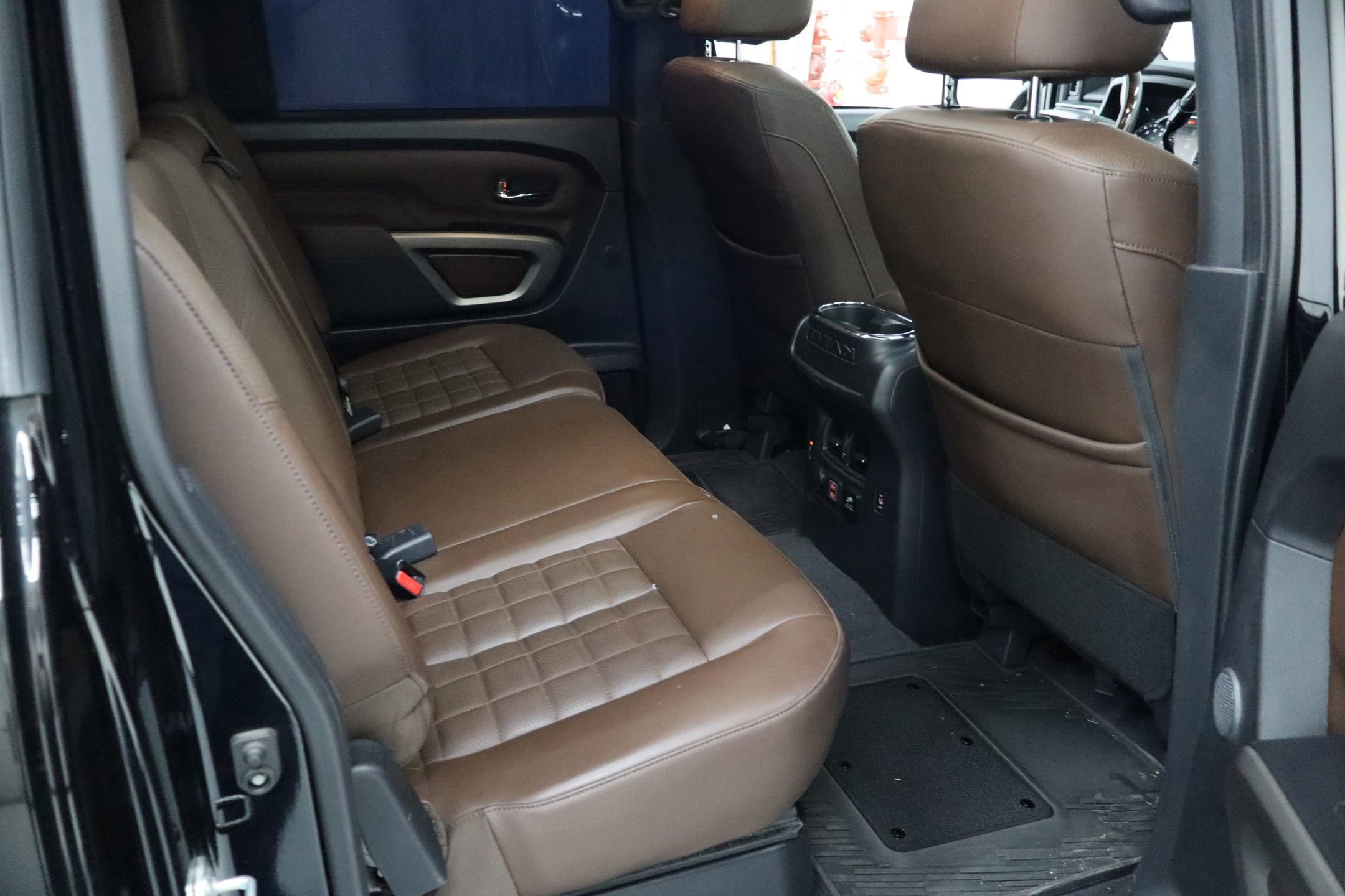 Used 2021 Nissan Titan Platinum Reserve w/ Moonroof Package image 32