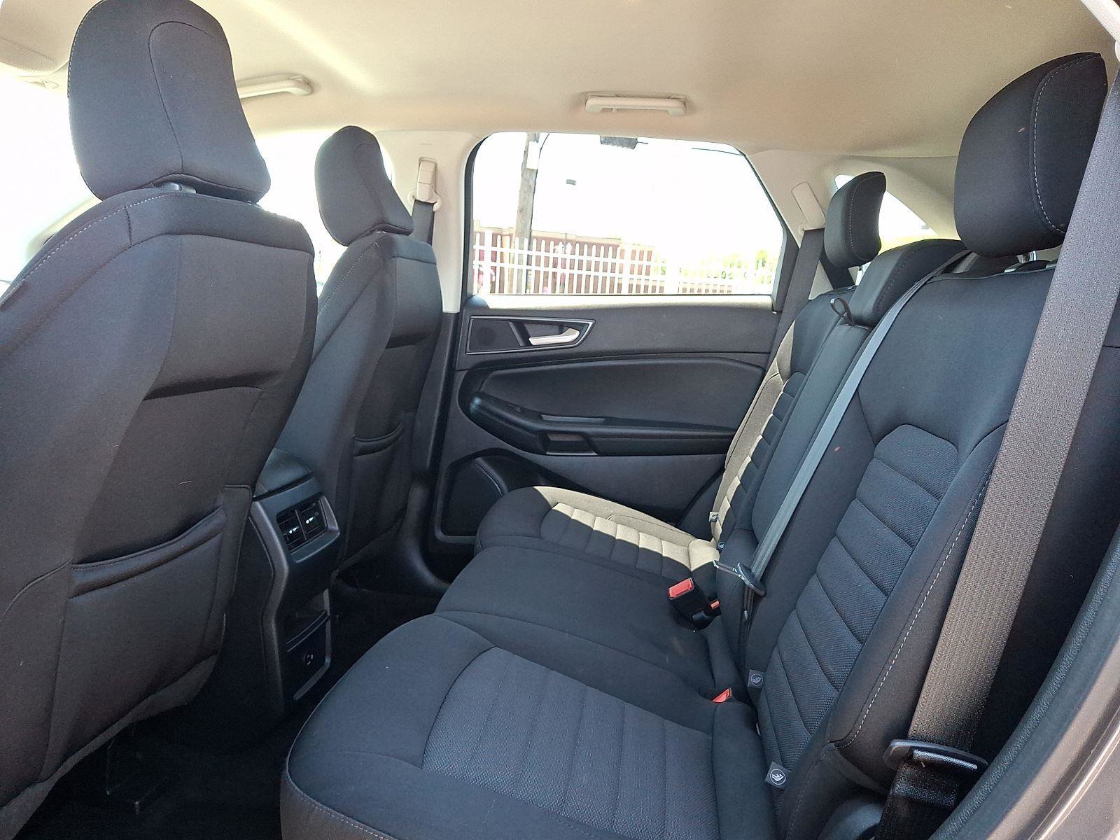 Certified 2022 Ford Edge SE w/ Black Appearance Package AWD/4WD image 12