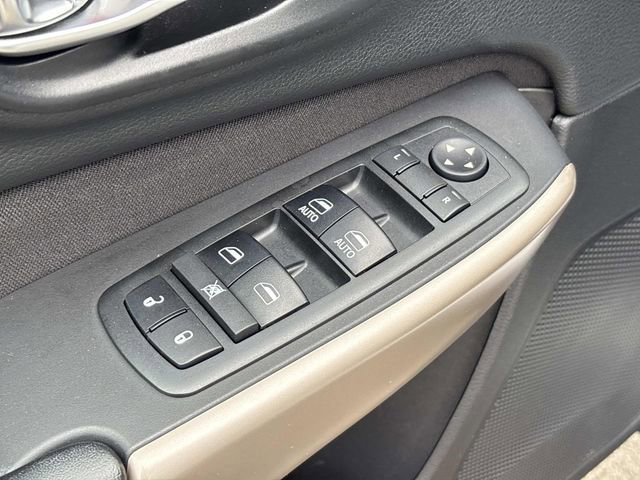 Used 2017 Jeep Cherokee Latitude w/ Comfort/Convenience Group image 23