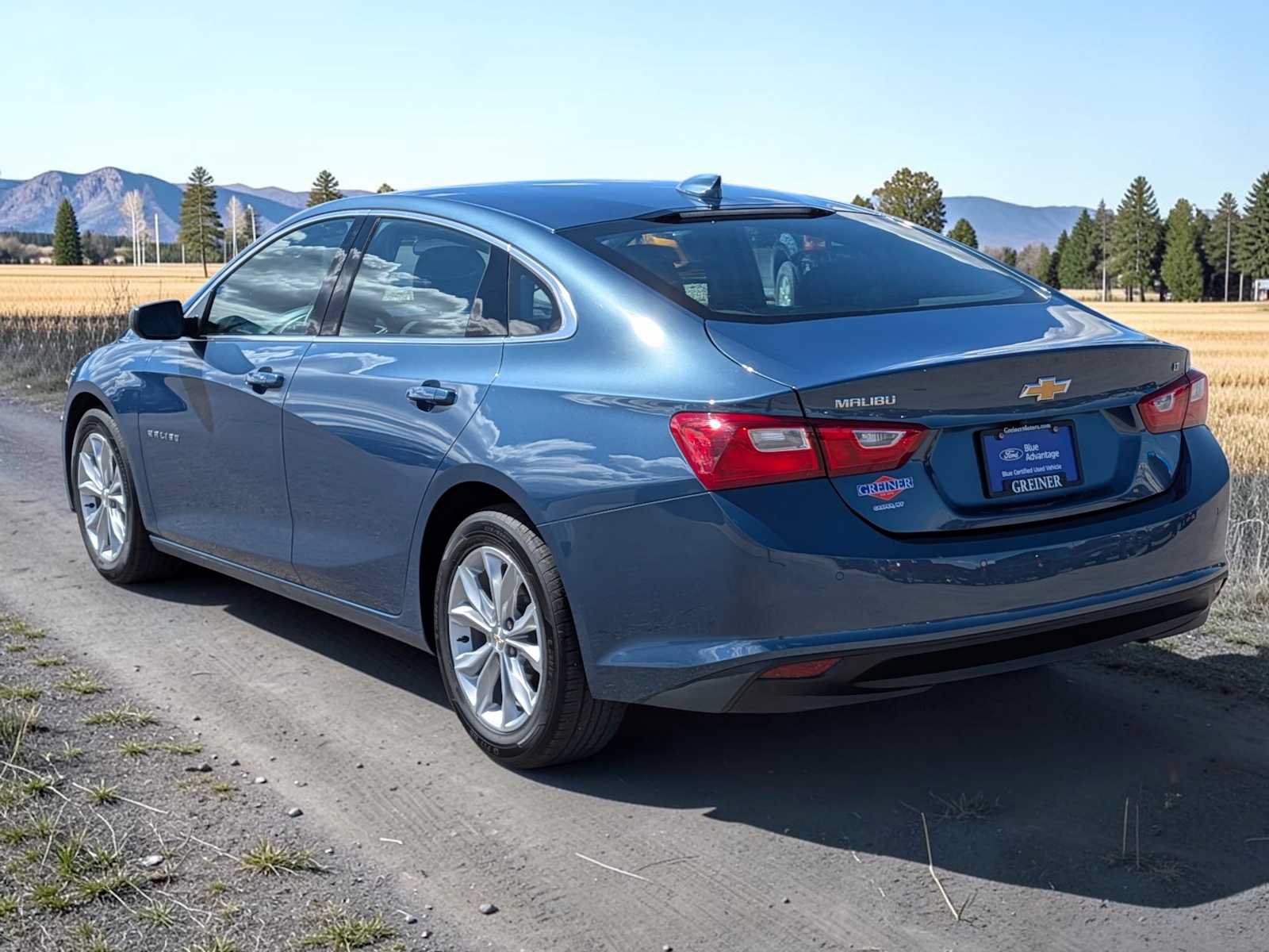 Used 2025 Chevrolet Malibu LT FWD image 4