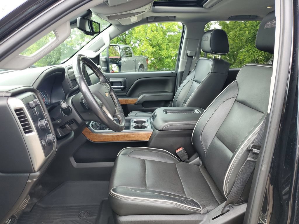 Used 2018 Chevrolet Silverado 2500 High Country w/ Duramax Plus Package AWD/4WD image 12