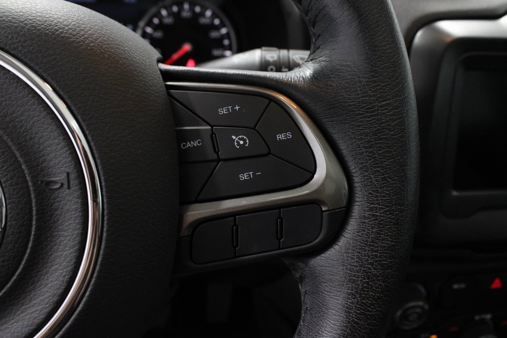 Used 2020 Jeep Renegade Limited w/ LED Lighting Group image 30