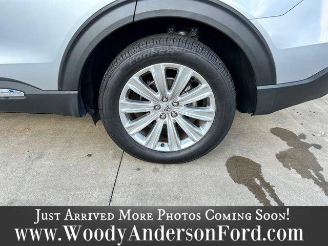 Certified 2022 Ford Explorer King Ranch w/ Premium Technology Package AWD/4WD image 7
