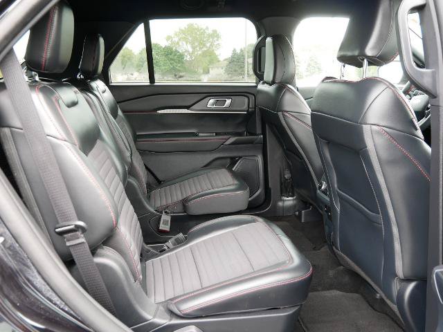 Certified 2025 Ford Explorer ST-Line AWD/4WD image 14