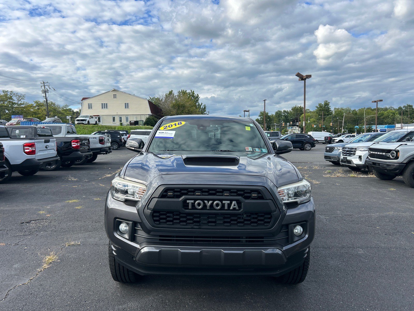 Used 2018 Toyota Tacoma TRD Sport AWD/4WD image 22