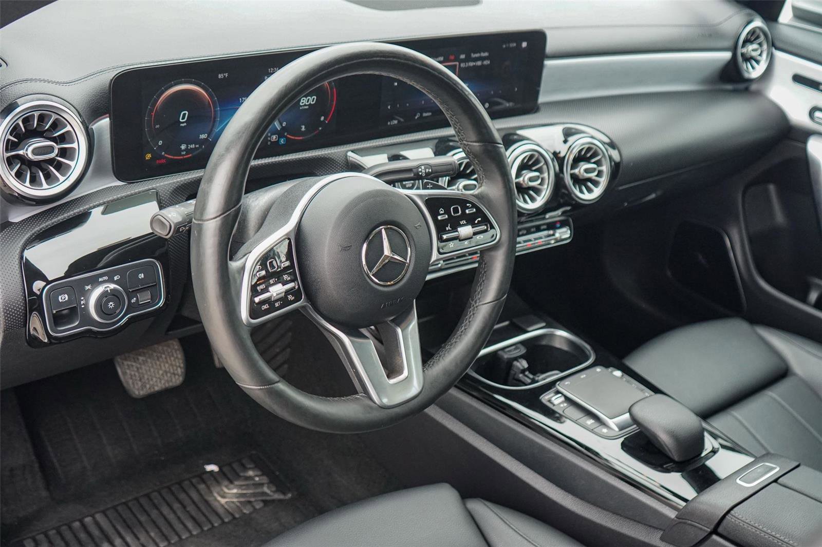 Used 2021 Mercedes-Benz CLA 250 4MATIC image 9