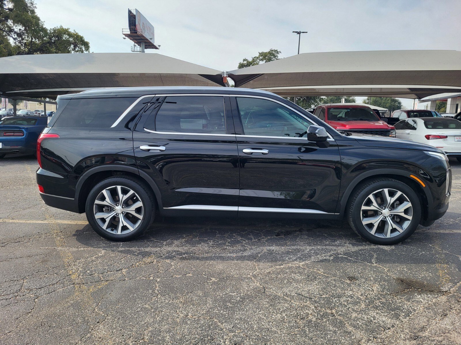 Used 2022 Hyundai Palisade SEL w/ 8P Bench Seat Package image 2