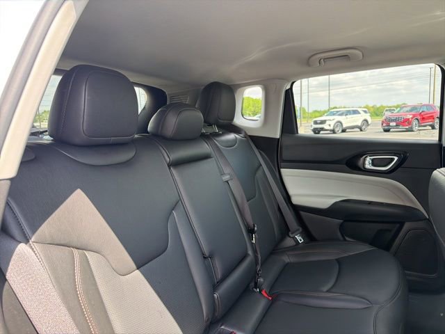 Used 2022 Jeep Compass Limited AWD/4WD image 18