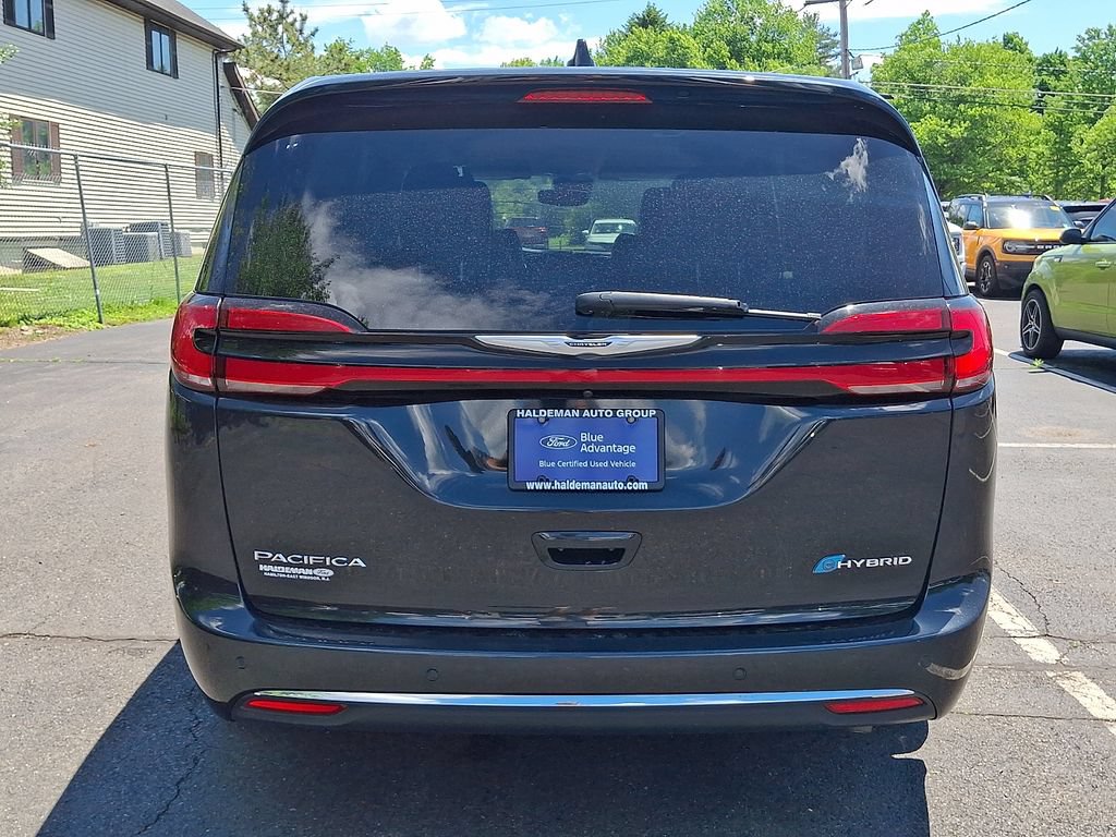 Used 2023 Chrysler Pacifica Touring-L FWD image 6