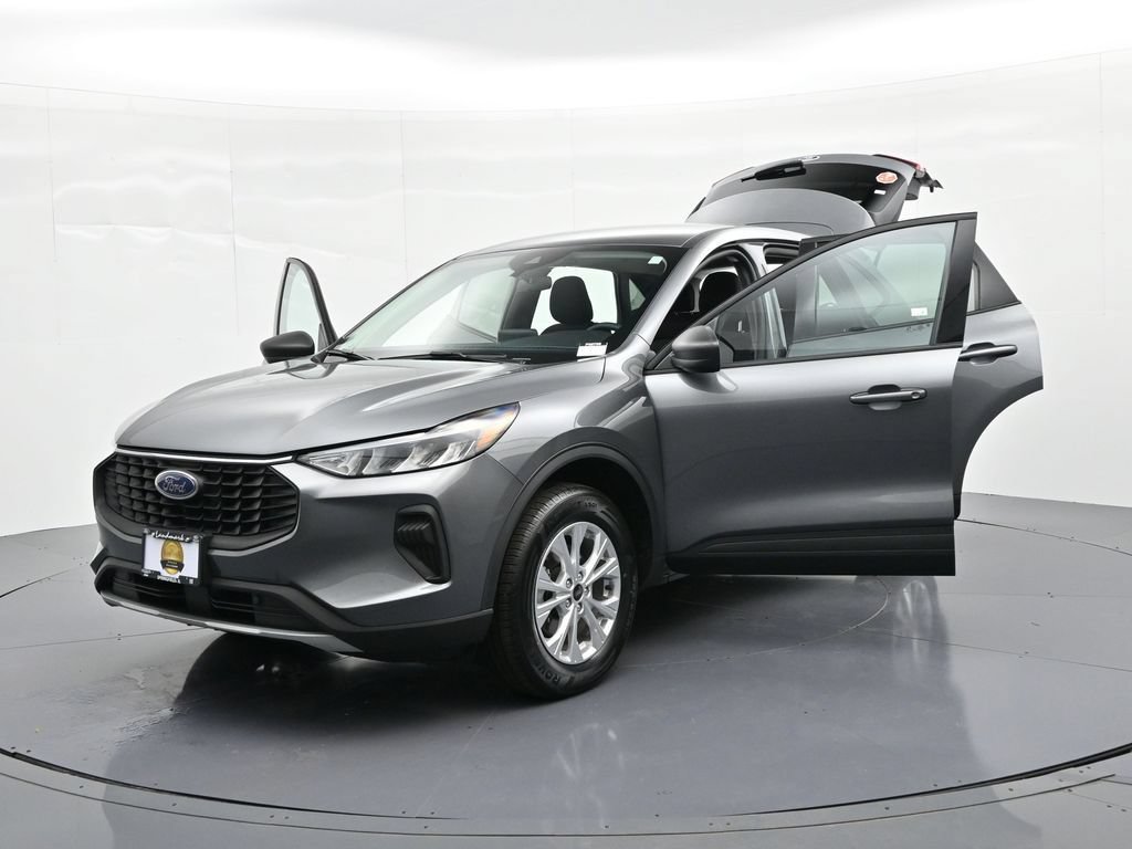 Certified 2025 Ford Escape Active AWD/4WD image 33
