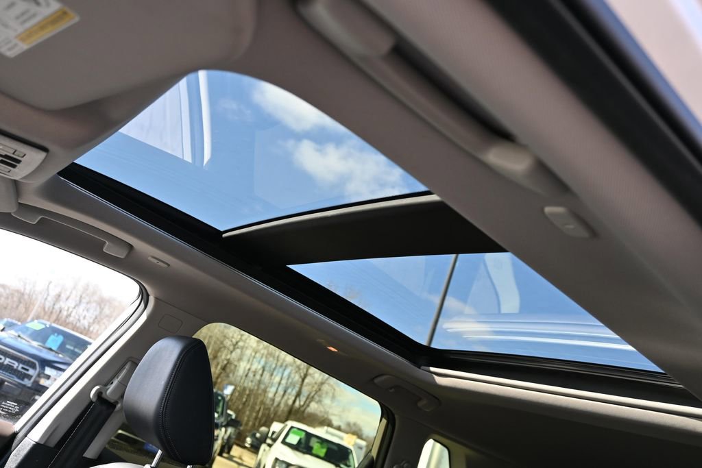 Used 2023 Nissan Rogue SL FWD image 18