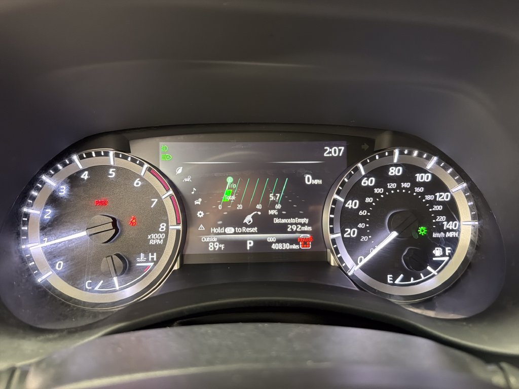 Used 2024 Toyota Highlander XLE FWD image 25